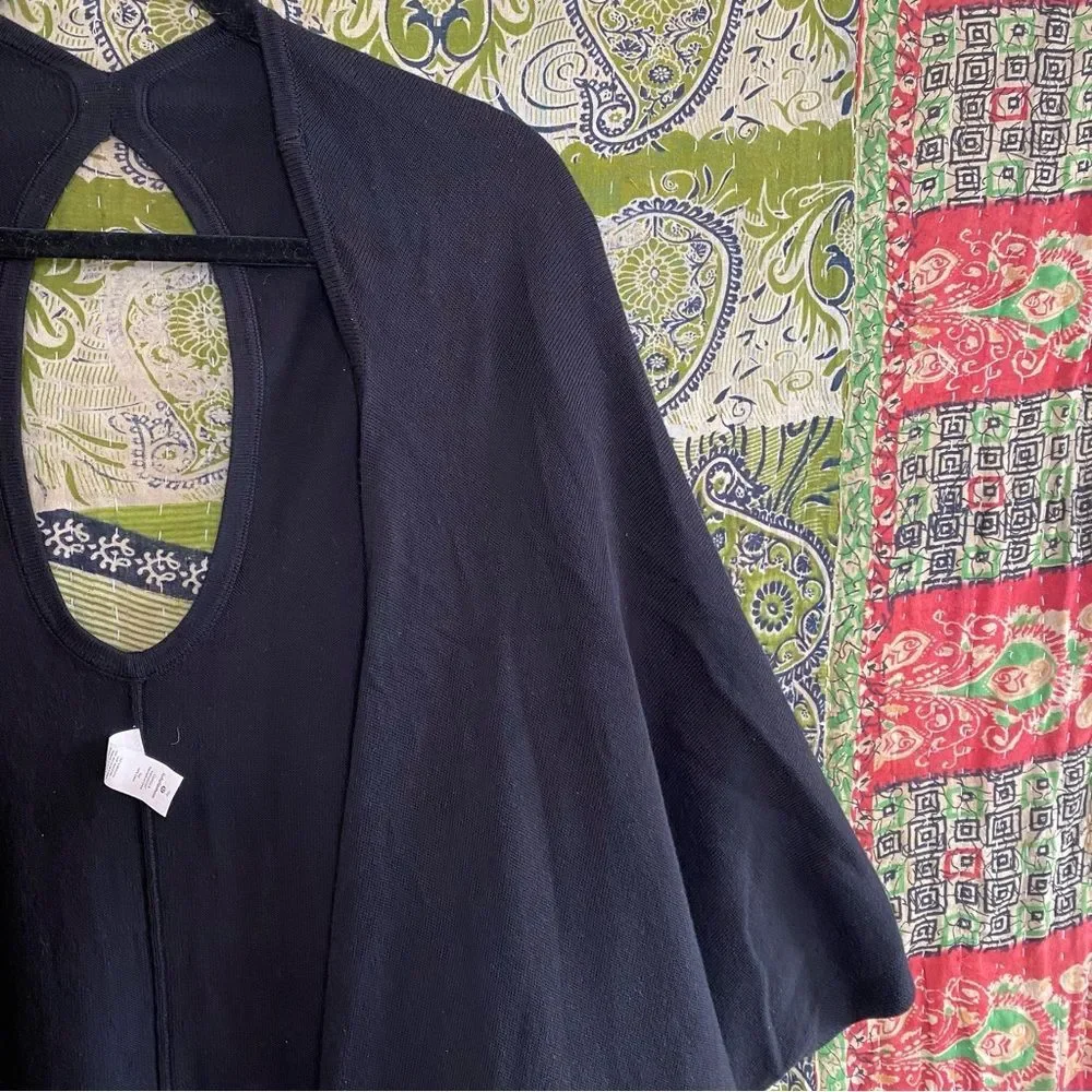 Lululemon Black Key to Warmth Short Sleeved Wrap One Size Fits All